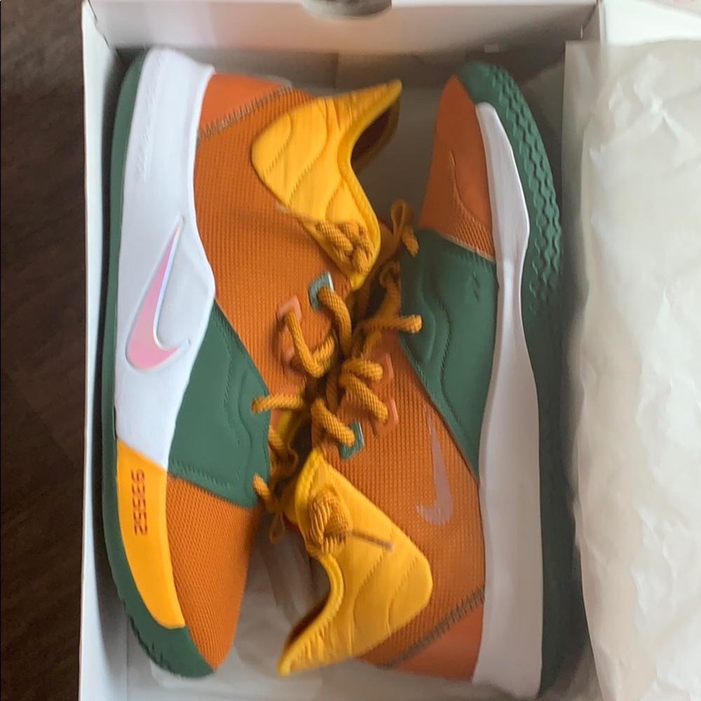 Paul George 3 Sneakers